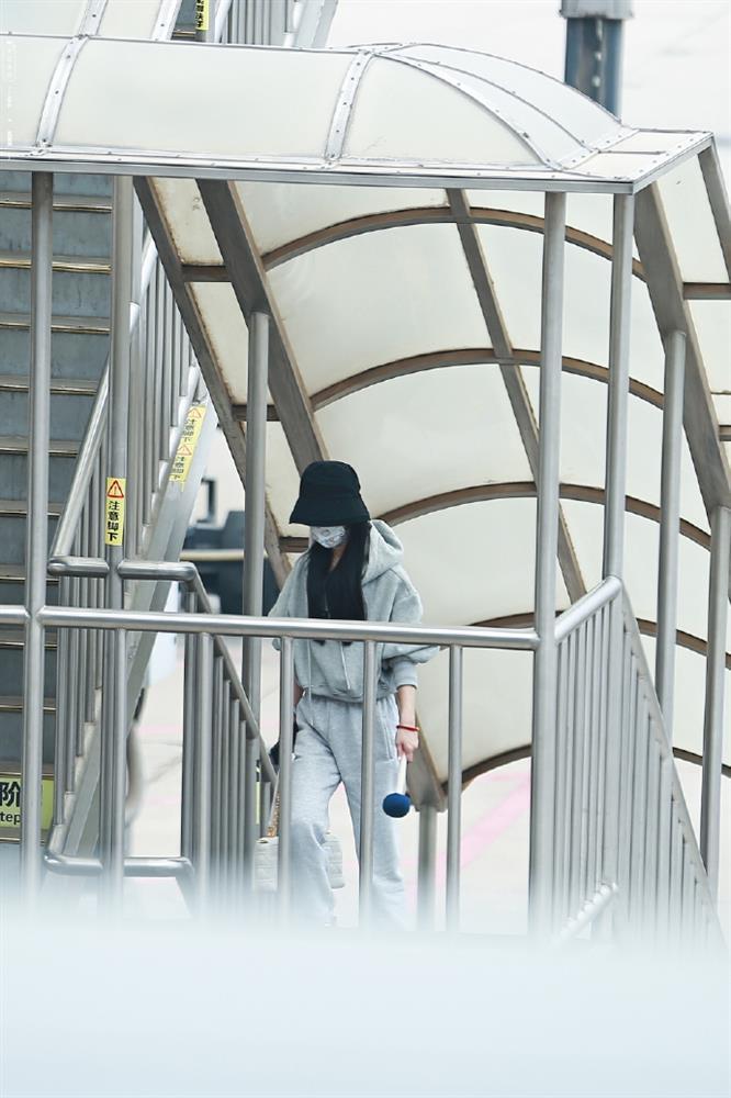 Triệu Lệ Dĩnh lần đầu xuất hiện sau ly hôn Phùng Thiệu Phong-1