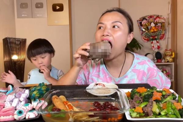 Quỳnh Trần JP nói về clip ăn chân gấu: Tôi không nghĩ gì sâu xa-4