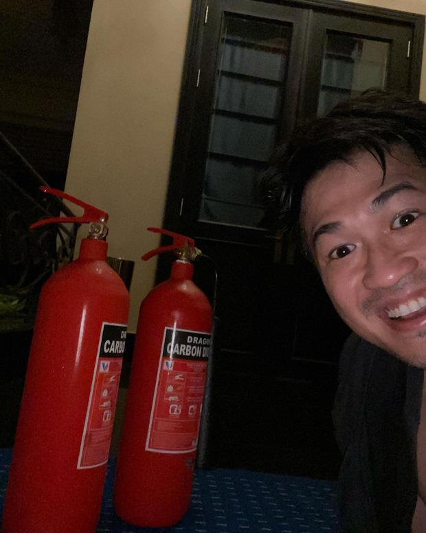 Phillip Nguyễn được khen dũng cảm, bê bình cứu hỏa dập đám cháy lớn gần nhà-1