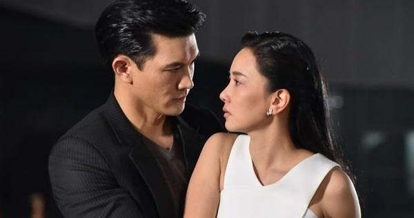 Trời mưa có anh chàng đẹp trai che ô giúp, tôi trượt chân ngã khi biết thân phận-2