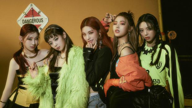 JYP tung teaser cho ITZY khiến netizen dậy sóng-3