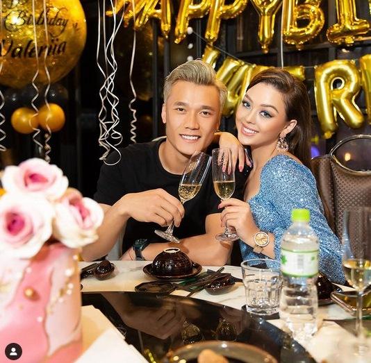 Bạn gái Tiến Dũng - gà Khắc Tiệp lúc hóa thiên thần khi già chát vì make-up-2