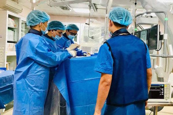 Cậu nhỏ của người đàn ông U50 cương cứng liên tục 4 ngày liền-1