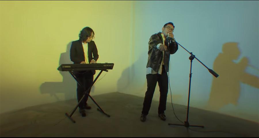 2 chàng trai Sài thành tự sáng tác hát vì đam mê-1