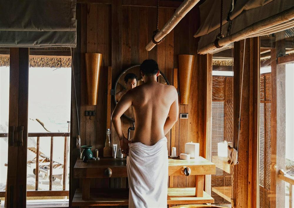 Quang Vinh - Lý Quí Khánh cùng đi du lịch, chụp hình mát mẻ cho nhau?-3