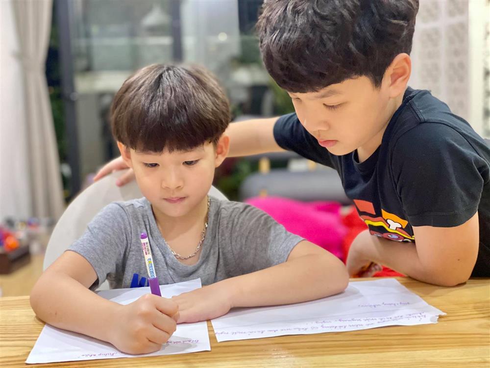 Đan Lê bị 2 quý tử ra tuyên bố cấm đi với trai-1