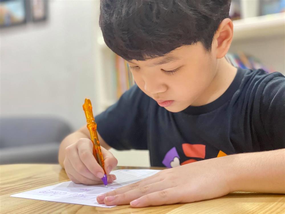 Đan Lê bị 2 quý tử ra tuyên bố cấm đi với trai-3