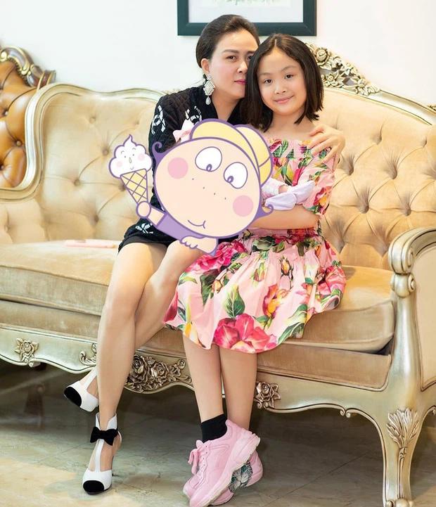 Phượng Chanel khoe con gái bắn tiếng Anh ngang... gió-1