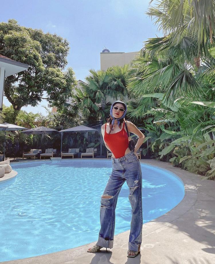 Tóc Tiên, Khánh Linh mách nhỏ mẹo phối áo tắm sành điệu đi biển dịp 30/4-1