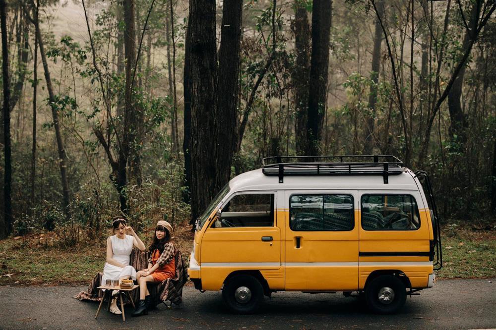 Cặp bạn thân 10 năm chờ sương, chịu rét check-in Thung lũng vàng Đà Lạt-6