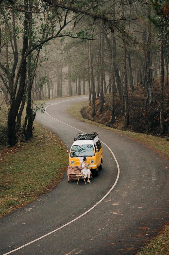 Cặp bạn thân 10 năm chờ sương, chịu rét check-in Thung lũng vàng Đà Lạt-9