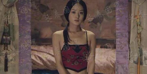 Ảnh thiếu vải của Triệu Lệ Dĩnh bỗng hot lại: Body lộ khuyết điểm, visual khác lạ-2