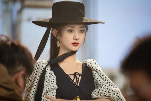 Ảnh thiếu vải của Triệu Lệ Dĩnh bỗng hot lại: Body lộ khuyết điểm, visual khác lạ-4