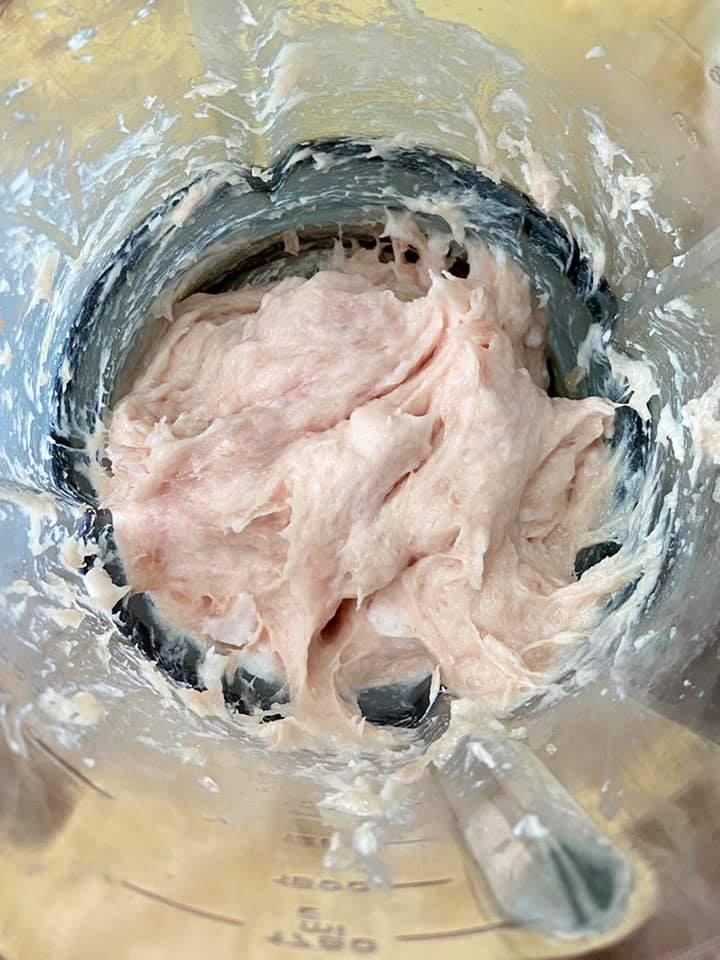 Mẹ 8x chỉ cách làm chả lụa cực đơn giản bằng nồi chiên không dầu-3