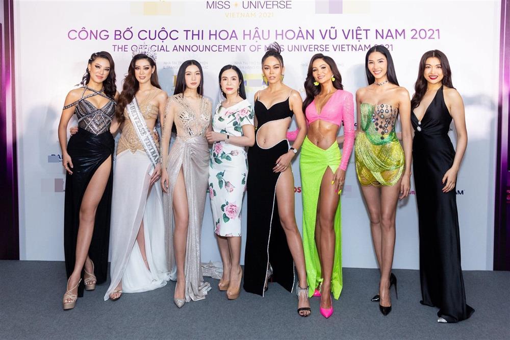 Phạm Hương chia sẻ bức ảnh mình đè người kém duyên-1