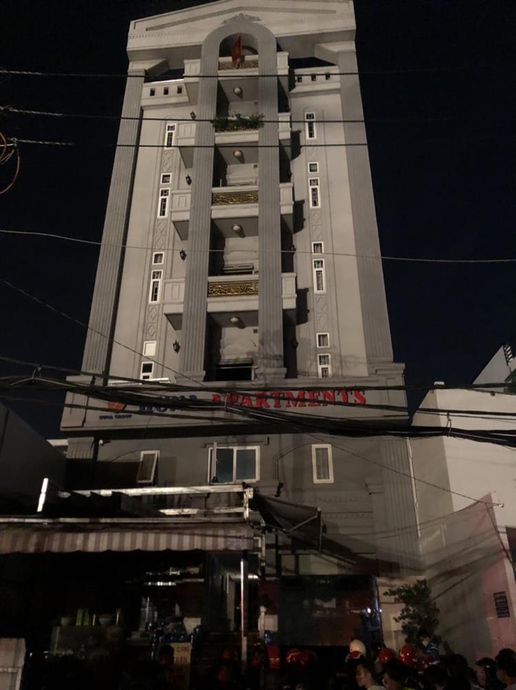 Cháy chung cư ở Sài Gòn, hàng chục người mắc kẹt, hoảng loạn kêu cứu-1