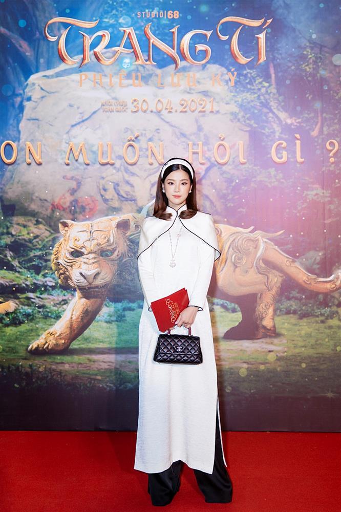 Bé Lavie xinh như thiên thần đi xem Trạng Tí cùng Ốc Thanh Vân-10