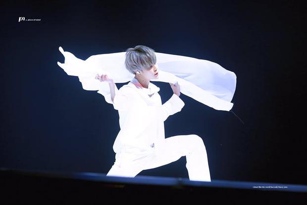 Jimin BTS từng có màn múa huyền thoại nhờ quên kéo khoá quần-2