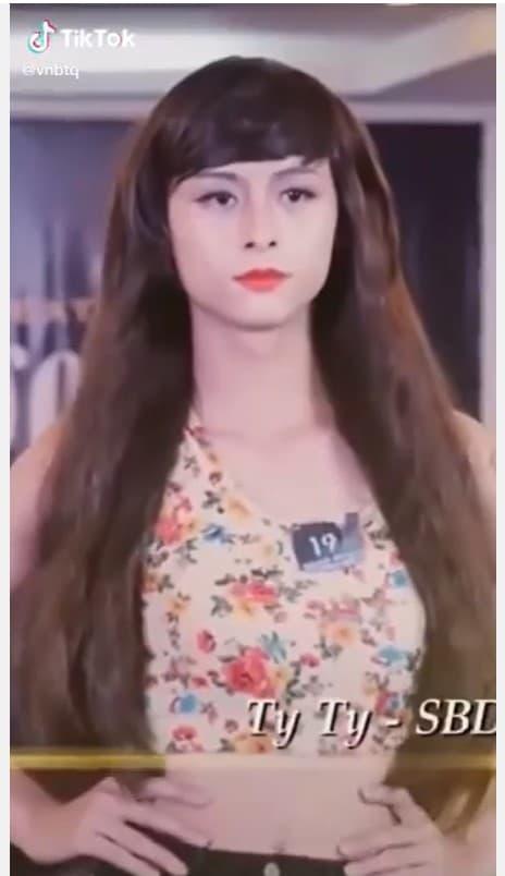 Người đẹp chuyển giới Tường Vi hé lộ hình ảnh thời mới tập làm con gái-1