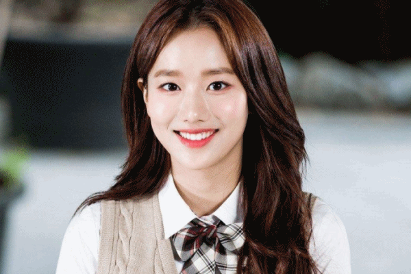 Apink Son Na Eun bị fan quay lưng vì thèm tiền hơn bạn-6