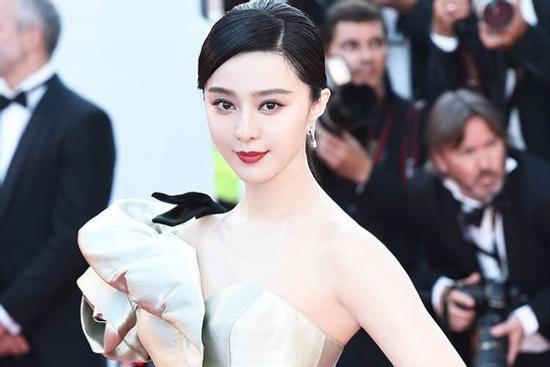 Động thái của Phạm Băng Băng khi loạt nghệ sĩ bị điều tra trốn thuế