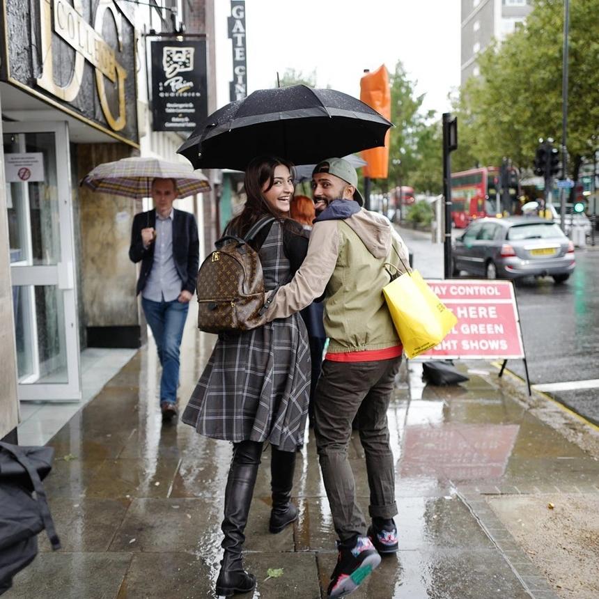 Thực tế trái ngược ở showbiz Ấn Độ giữa thảm kịch Covid-19-3