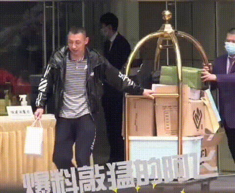 Triệu Lệ Dĩnh dọn đồ khỏi nhà Phùng Thiệu Phong-2