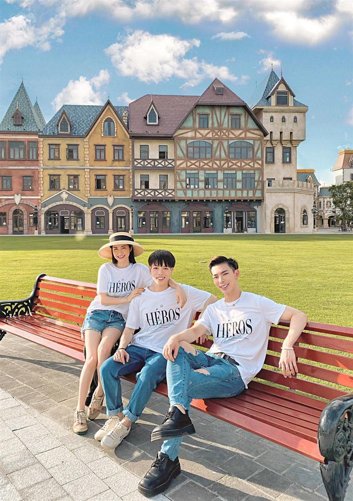 Gia đình Hoa Dâm Bụt gây lú với những khoảnh khắc 3 như 1-10