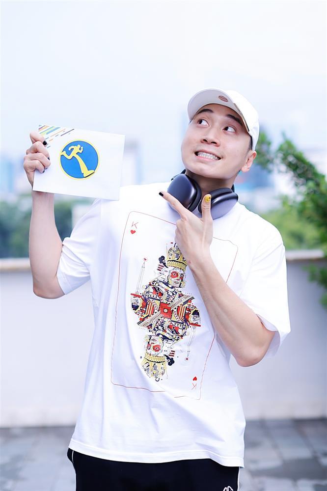 Vác chân bị thương tham dự Running Man, Karik khẳng định: Một khi thích thì liều lắm-3