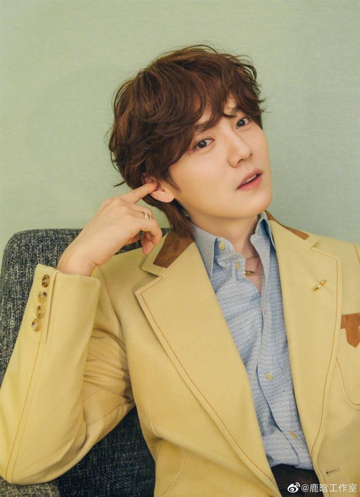 Lộc Hàm bị bắt gặp đi bar cùng hotgirl khi đang yêu Quan Hiểu Đồng-6