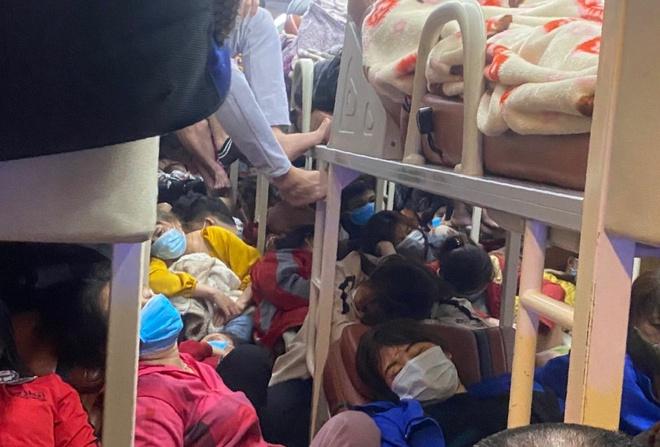 Hành khách cầu cứu cảnh sát vì xe khách 38 chỗ nhồi nhét đến 95 người-1