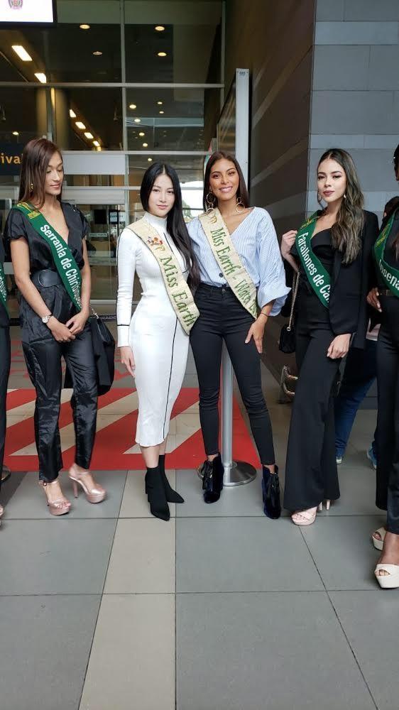 Miss Earth Phương Khánh bị bóc chiều cao thật sau ảnh cô bé đi lạc-8