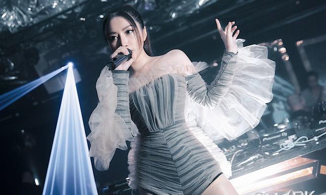 Nghệ sĩ Việt lo phòng dịch khi đi diễn ngày nghỉ lễ-1