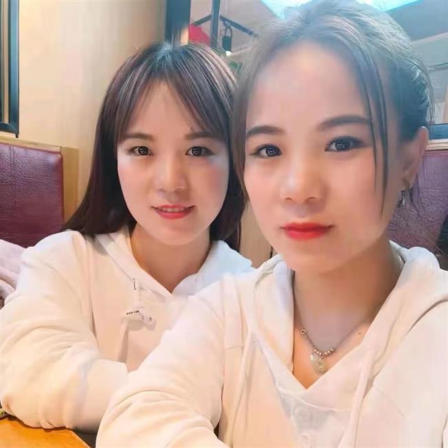 Tìm thấy chị em song sinh sau 29 năm nhờ video trên mạng-1