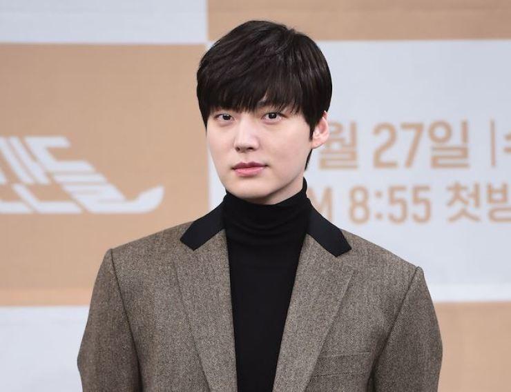 Mới đây, Ahn Jae Hyun đã xuất hiện trở lại trên chương trình truyền hình 