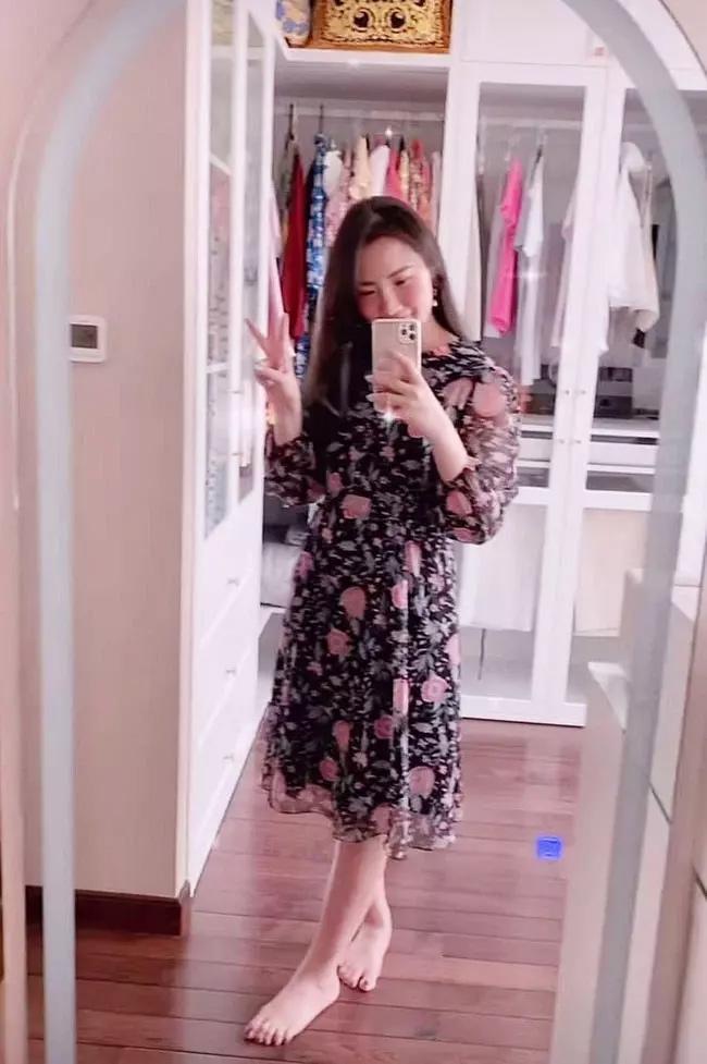 Chẳng thèm che chắn nữa, vợ Phan Thành lộ diện với bụng bầu tròn vo?-2