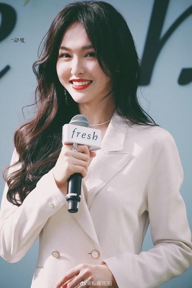 Ảnh sự kiện tố nhan sắc Đường Yên: Tóc bồng bềnh dìm visual nghiêm trọng-2