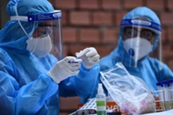 Nữ nhân viên karaoke mắc Covid-19 tiếp xúc với nhiều người ở Hà Nội-2