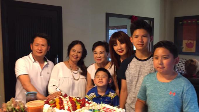 Trizzie Phương Trinh bật mí lý do luôn quan tâm mẹ đẻ Bằng Kiều-8