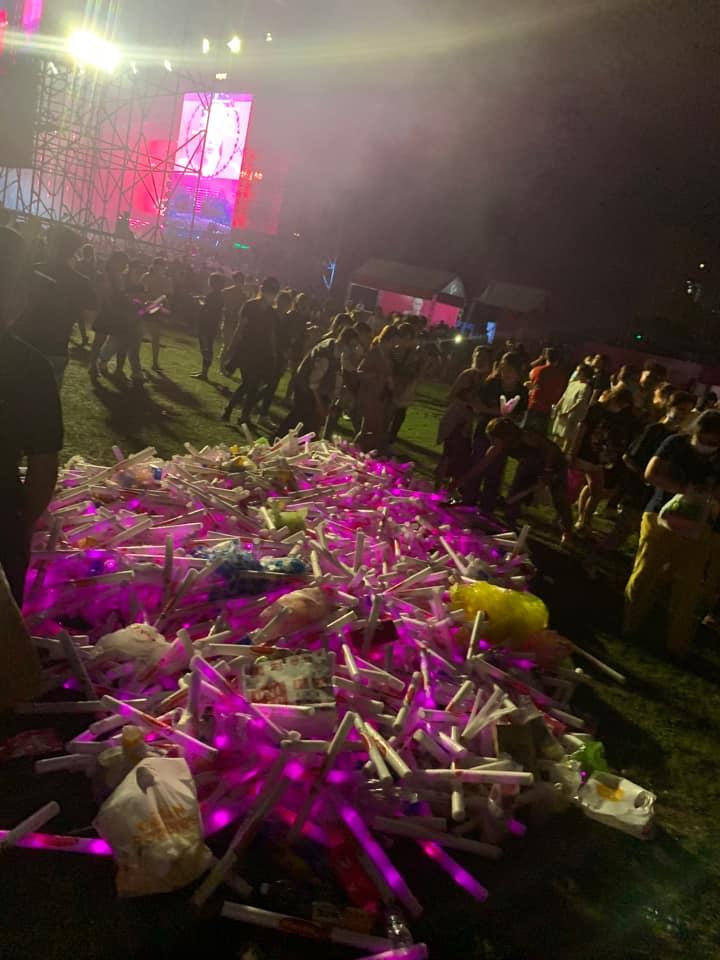 SVĐ Phú Thọ được dọn sạch sẽ sau lời tố rác vẫn còn dù liveshow Tri Âm đã xong 1 tuần-6