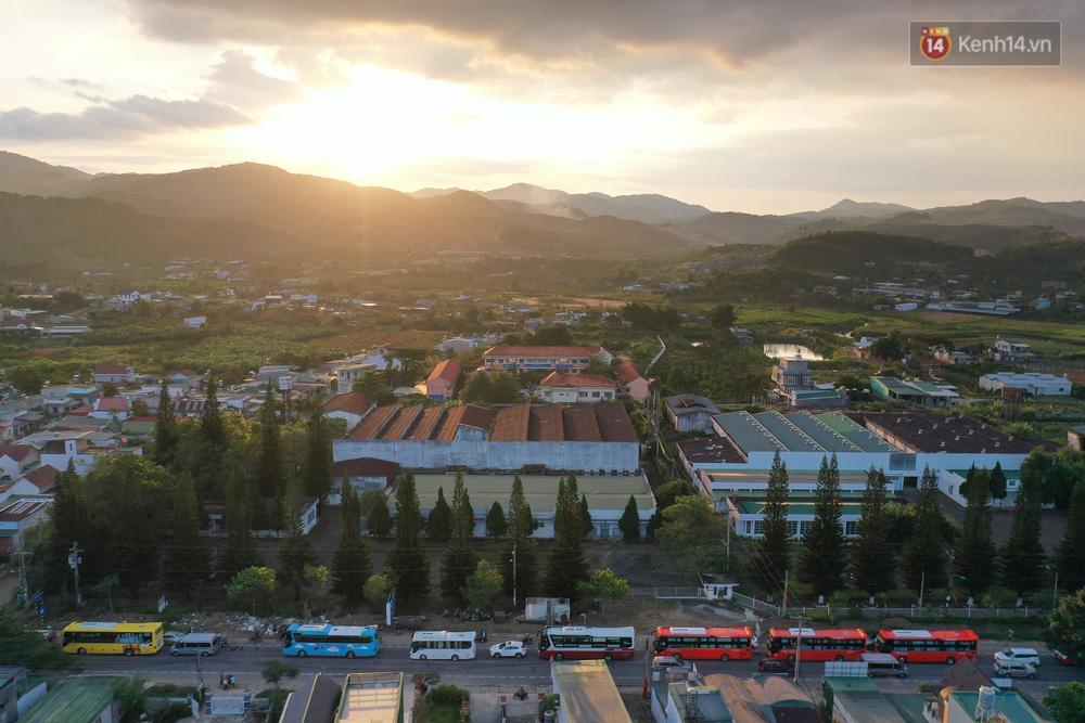 Sợ kẹt xe, du khách ùn ùn rời Đà Lạt sớm, đèo Bảo Lộc lại tắc cứng không lối thoát-5