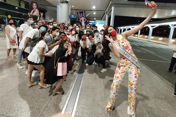 Bố mẹ Khánh Vân: Con làm được điều chúng tôi chưa làm được-8