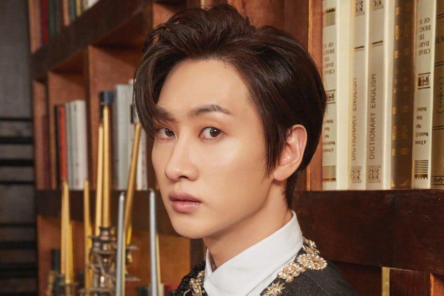 Eunhyuk (Super Junior) có kết quả xét nghiệm âm tính với COVID-19. Trước đó anh đã tiếp xúc gần với một nhân viên dương tính.