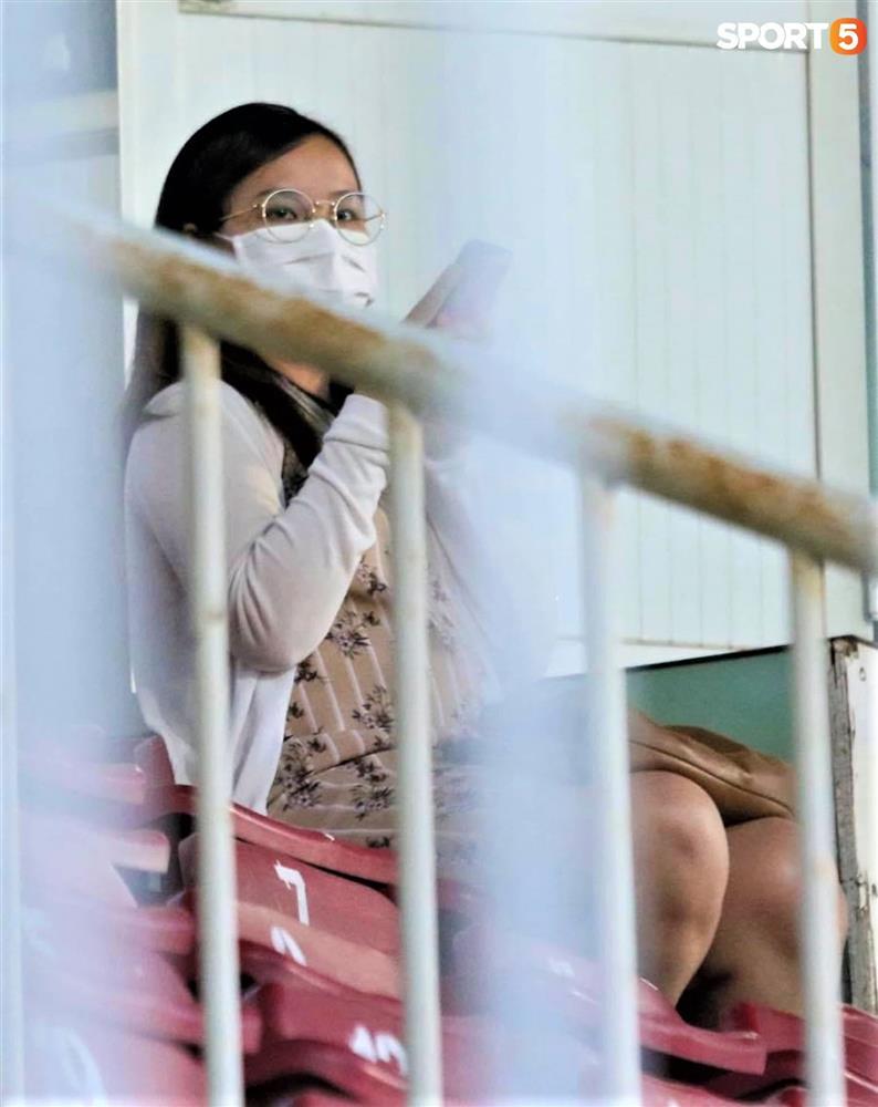 HOT: Công Phượng và bà xã Viên Minh chuẩn bị đón con đầu lòng-2