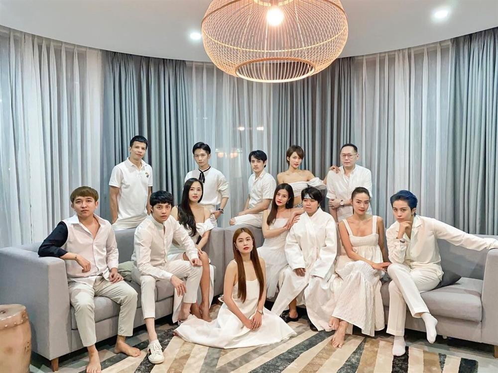 Mẹ bỉm Đông Nhi thị phạm 5 mẹo mix đồ cơ bản cho các nàng muốn sở hữu visual sang chảnh-8