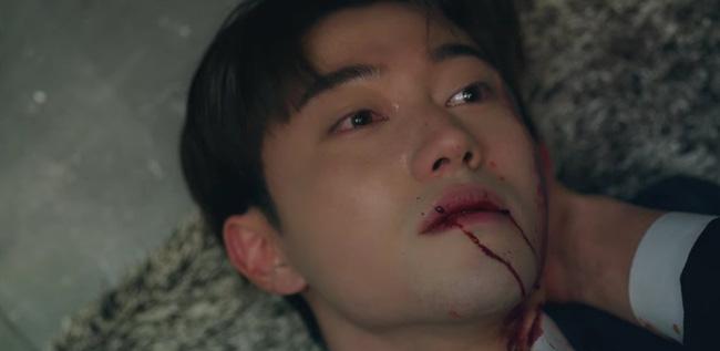 Song Joong Ki hôn người yêu nhưng vẫn gây ức chế trong tập cuối Vincenzo-3