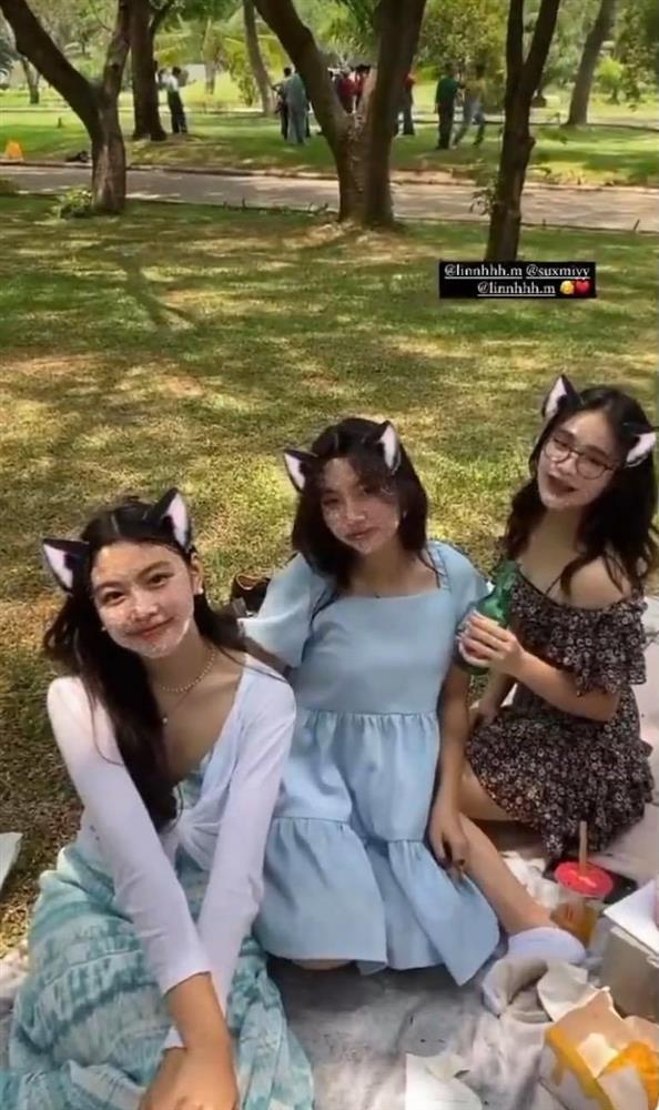 Con gái Lọ Lem của Quyền Linh nổi bật như nàng thơ giữa hội bạn, nhan sắc thế này bảo sao được gọi là Hoa hậu-1