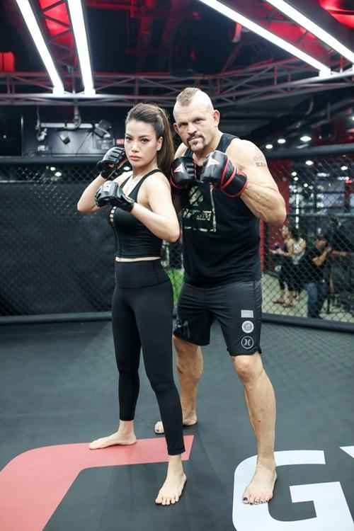 Bí kíp hack body hấp dẫn níu chân tình trẻ của Trương Ngọc Ánh-8