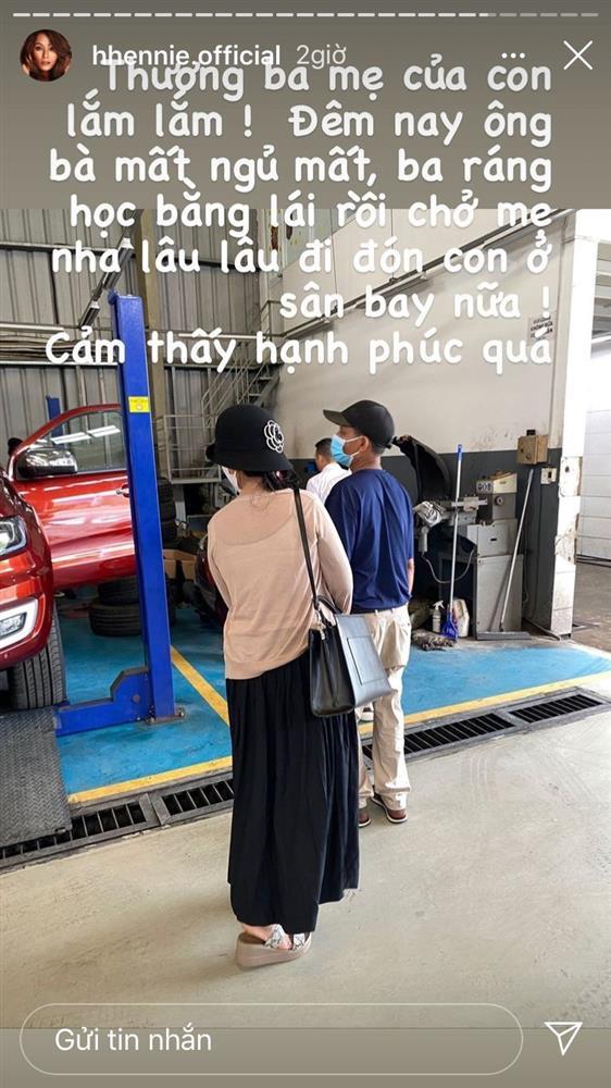 Những món quà khủng HHen Niê tặng đấng sinh thành-1