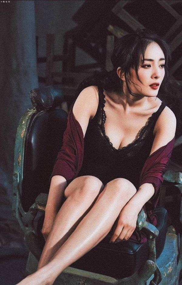 Xịt máu mũi trước vẻ gợi cảm 4 mỹ nhân Cbiz vốn ngoan hiền: Bất ngờ nhất là Triệu Lệ Dĩnh!-10